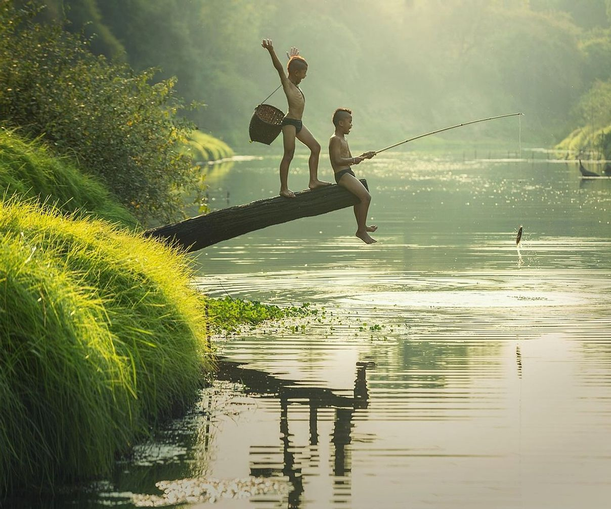 Uma sessão de planejamento de pesca no gelo em andamento